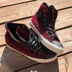 👟 2 for 50$ - Chuck Taylor Converse size 6